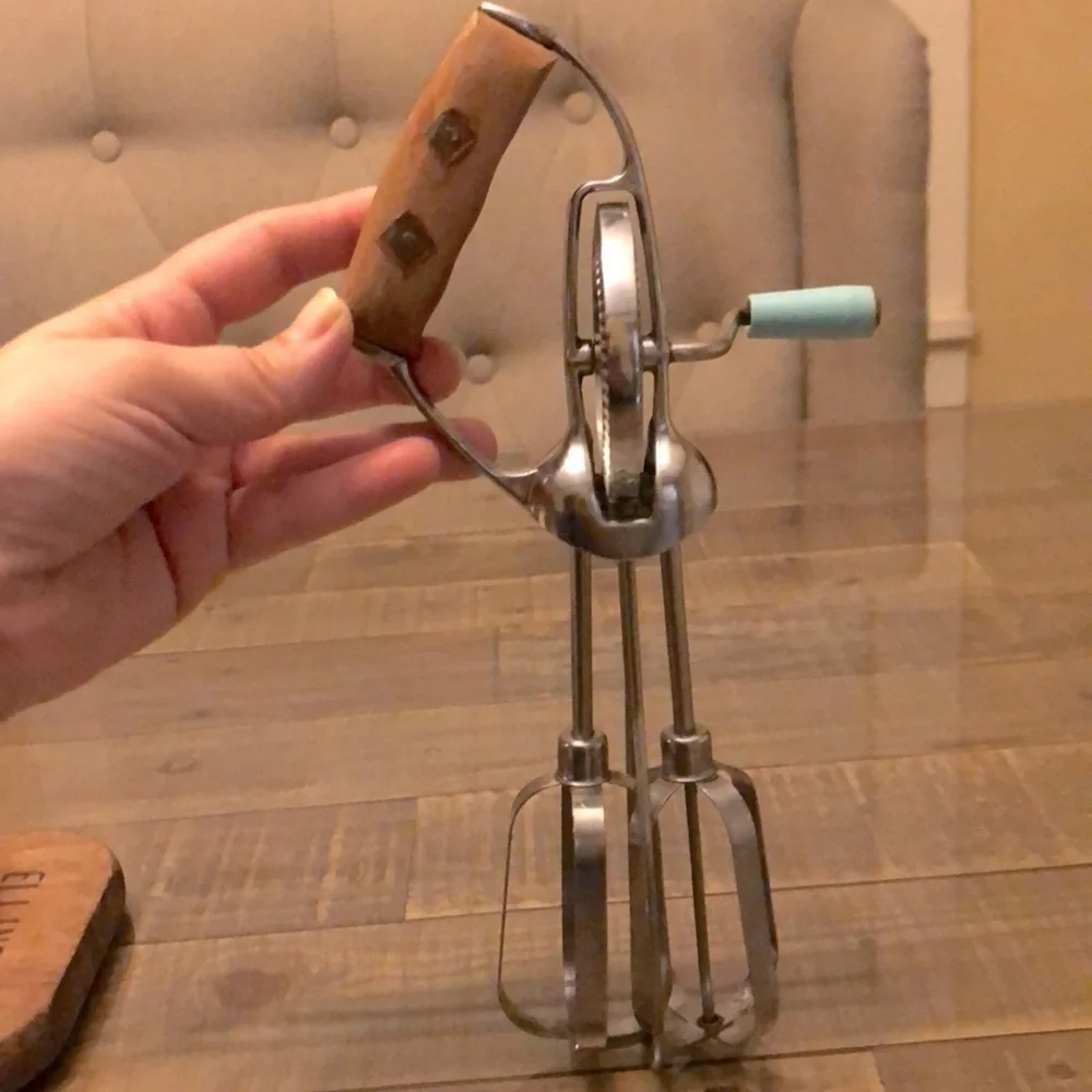 Vintage Turner & Seymour hand beater​​​​​​​​​​​​​​​
